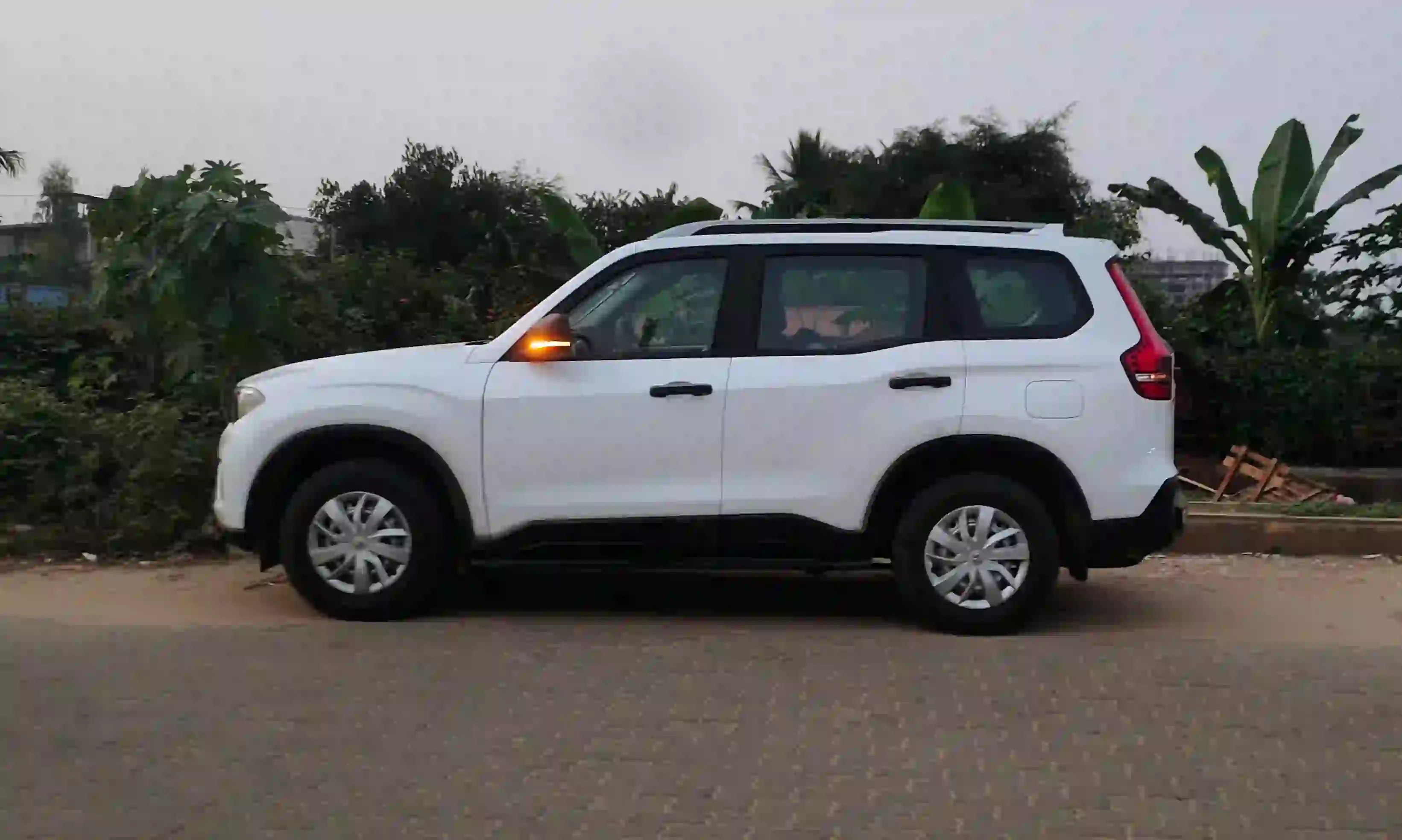 Mahindra Scorpio N – self drive rental in Guwahati, photo 3