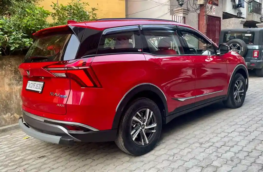 Mahindra XUV 700 AX5 Automatic – self drive rental in Guwahati, photo 3